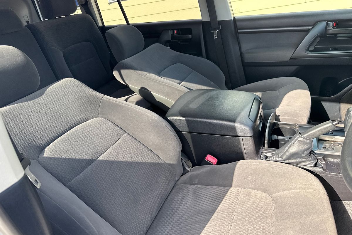 2015 Toyota Landcruiser GXL VDJ200R