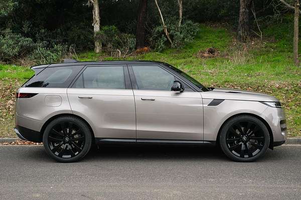 2023 Land Rover Range Rover Sport D250 SE L461