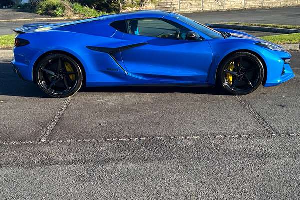 2025 Chevrolet Corvette E-Ray 3LZ C8