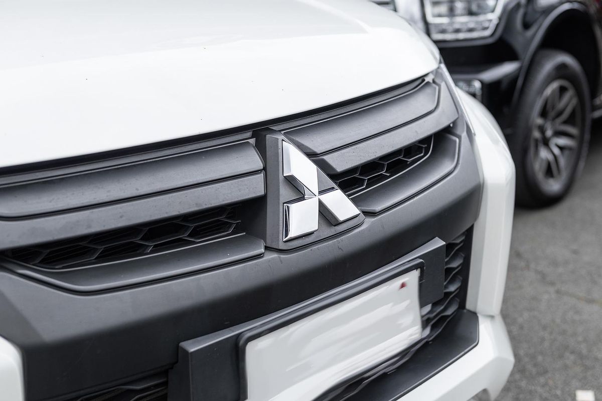 2022 Mitsubishi Triton GLX MR 4X4