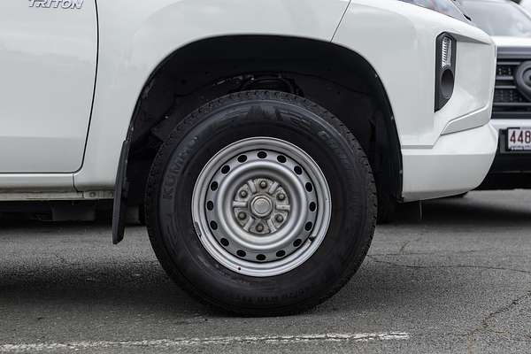 2022 Mitsubishi Triton GLX MR 4X4