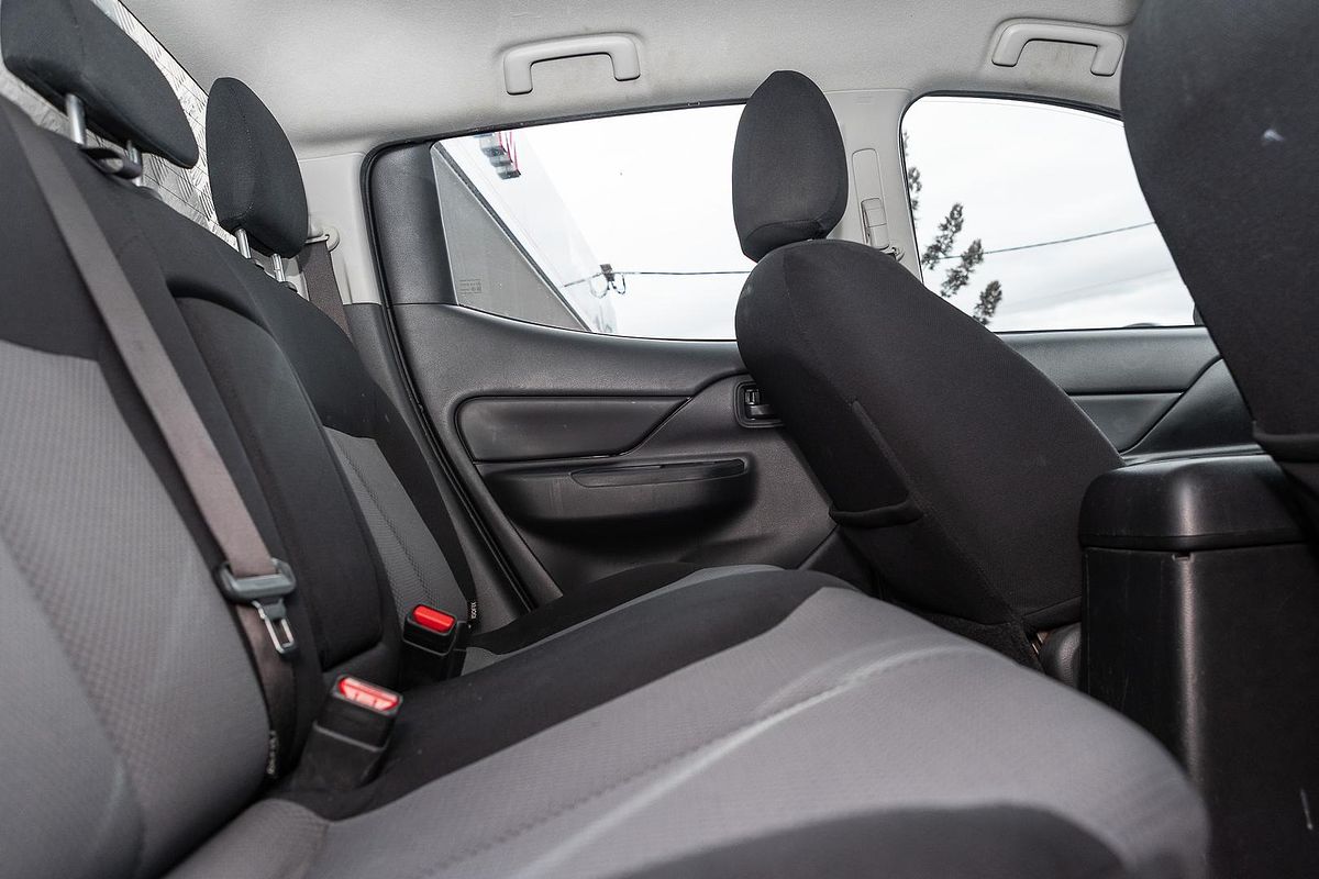2022 Mitsubishi Triton GLX MR 4X4