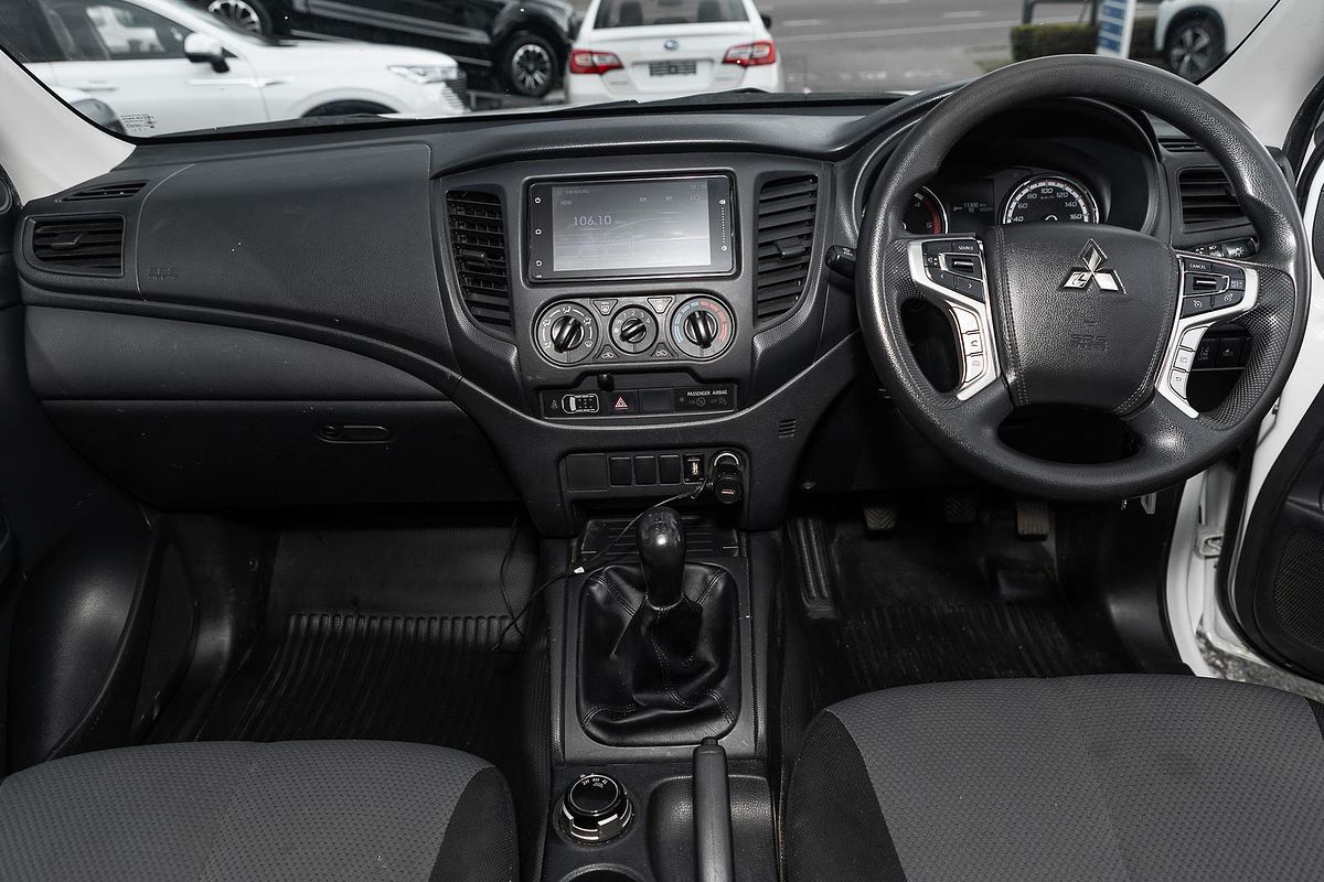 2022 Mitsubishi Triton GLX MR 4X4