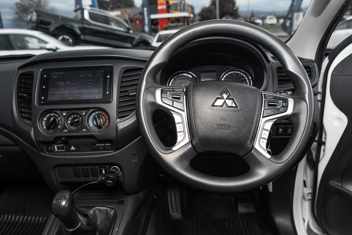 2022 Mitsubishi Triton GLX MR 4X4