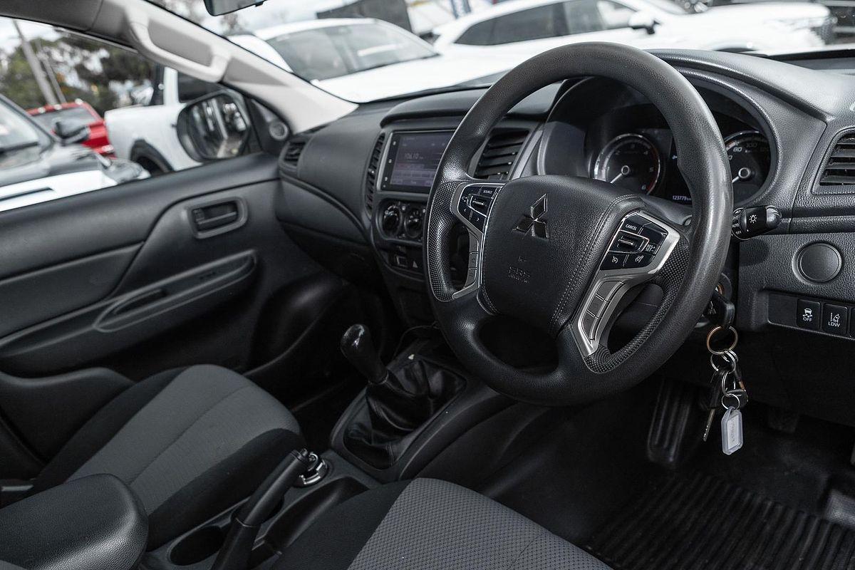 2022 Mitsubishi Triton GLX MR 4X4