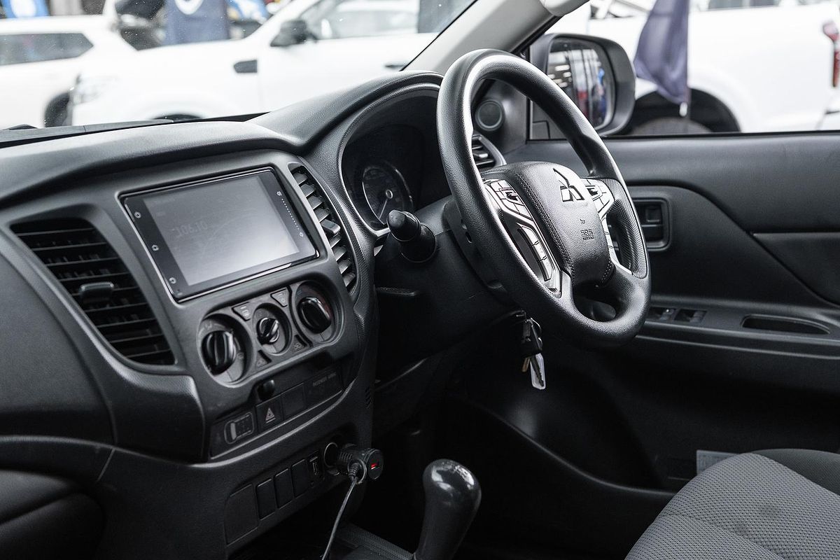 2022 Mitsubishi Triton GLX MR 4X4