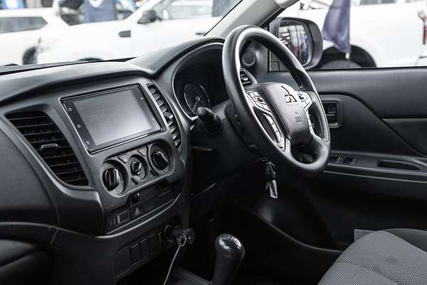 2022 Mitsubishi Triton GLX MR 4X4