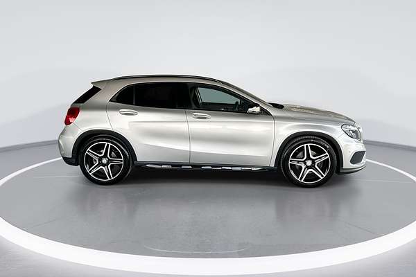 2015 Mercedes-Benz GLA-Class GLA250 X156