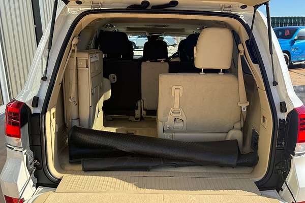 2017 Toyota Landcruiser Sahara VDJ200R