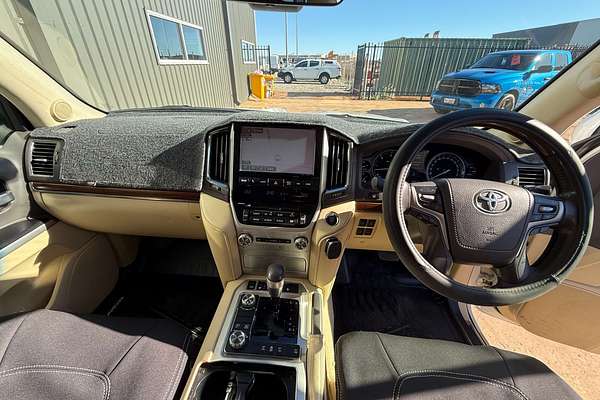 2017 Toyota Landcruiser Sahara VDJ200R