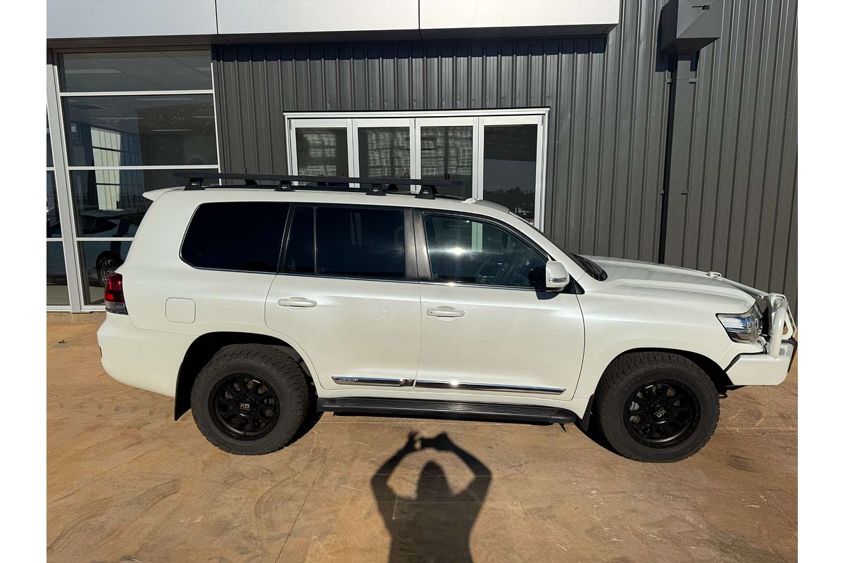 2017 Toyota Landcruiser Sahara VDJ200R