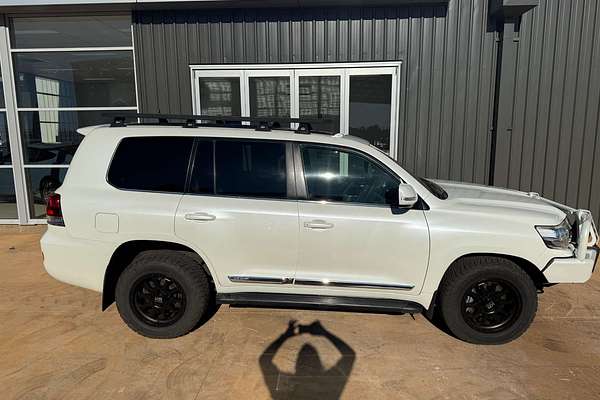 2017 Toyota Landcruiser Sahara VDJ200R