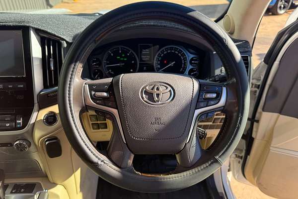 2017 Toyota Landcruiser Sahara VDJ200R