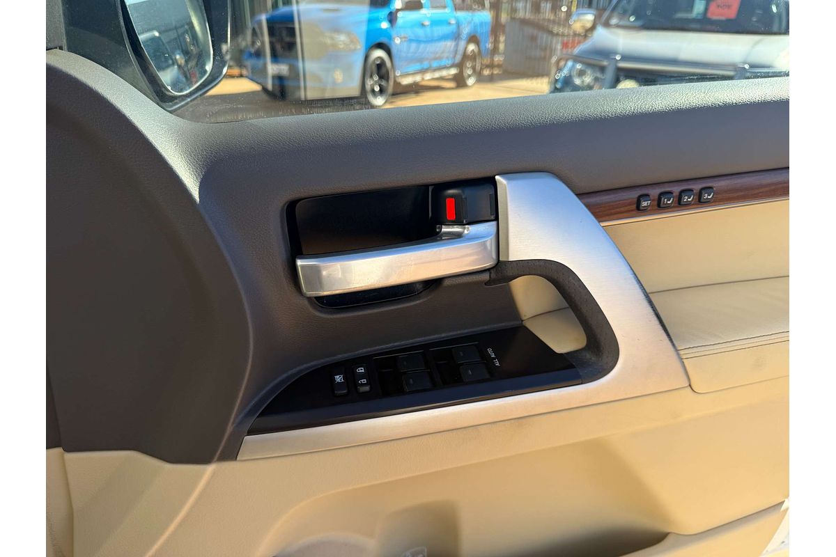 2017 Toyota Landcruiser Sahara VDJ200R