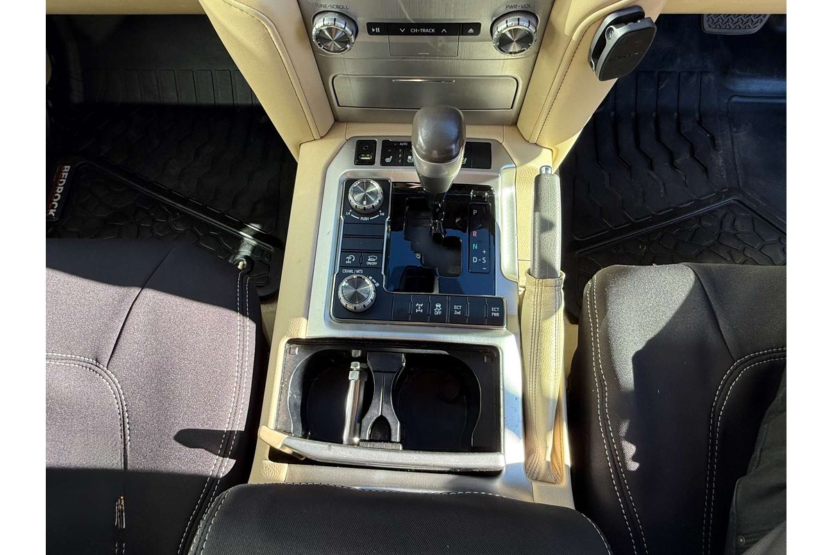 2017 Toyota Landcruiser Sahara VDJ200R