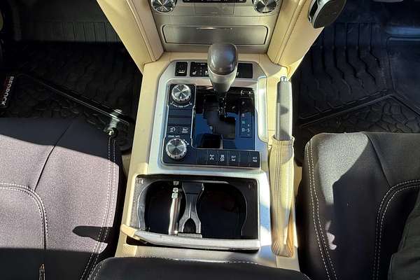 2017 Toyota Landcruiser Sahara VDJ200R