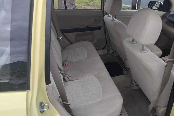 2002 Mazda 2 Maxx DY Series 1