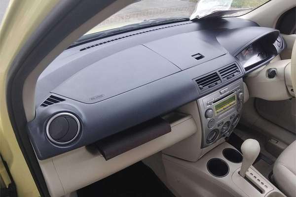 2002 Mazda 2 Maxx DY Series 1