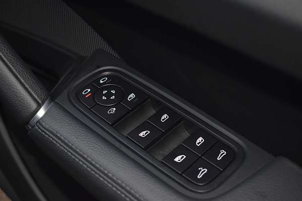 2022 Porsche Cayenne Platinum Edition 9YB