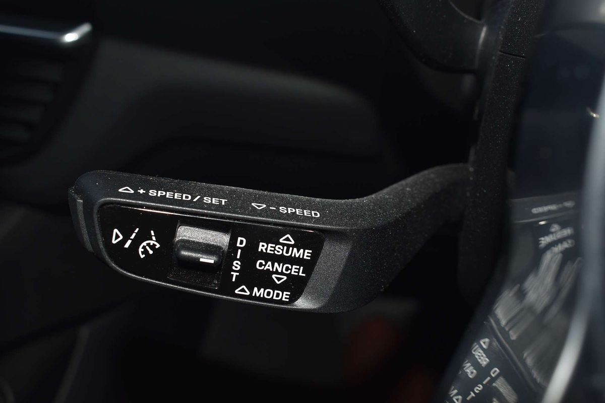 2022 Porsche Cayenne Platinum Edition 9YB