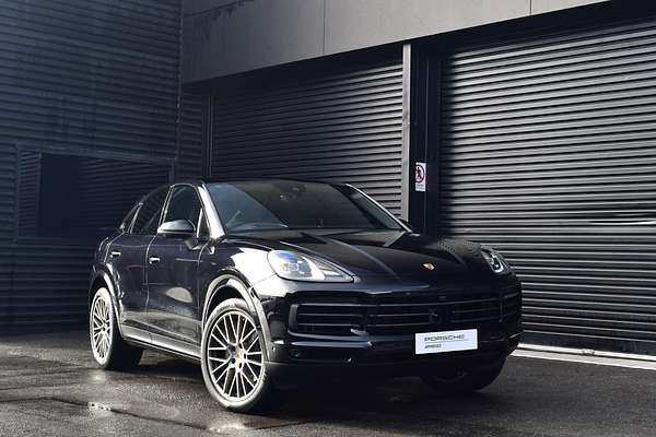 2022 Porsche Cayenne Platinum Edition 9YB