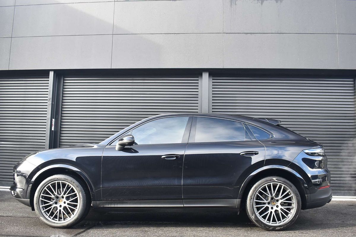 2022 Porsche Cayenne Platinum Edition 9YB