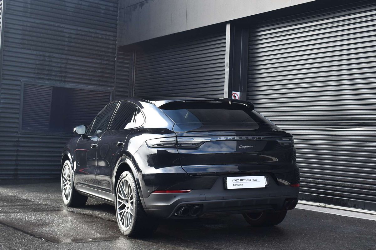 2022 Porsche Cayenne Platinum Edition 9YB