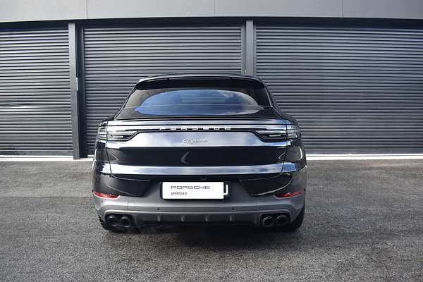2022 Porsche Cayenne Platinum Edition 9YB