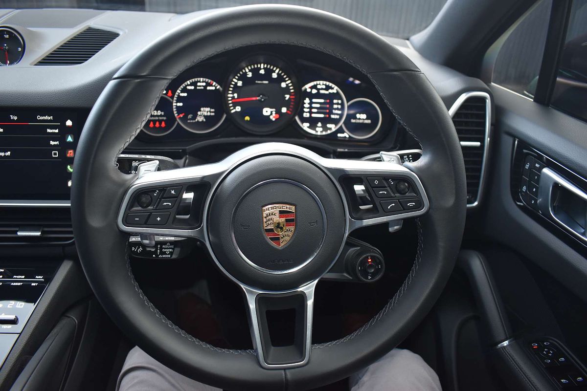 2022 Porsche Cayenne Platinum Edition 9YB