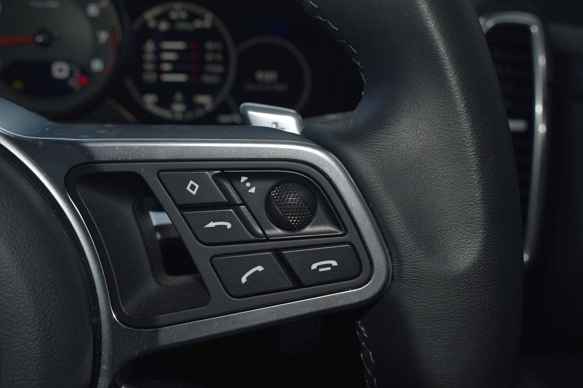 2022 Porsche Cayenne Platinum Edition 9YB
