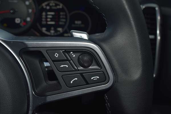 2022 Porsche Cayenne Platinum Edition 9YB