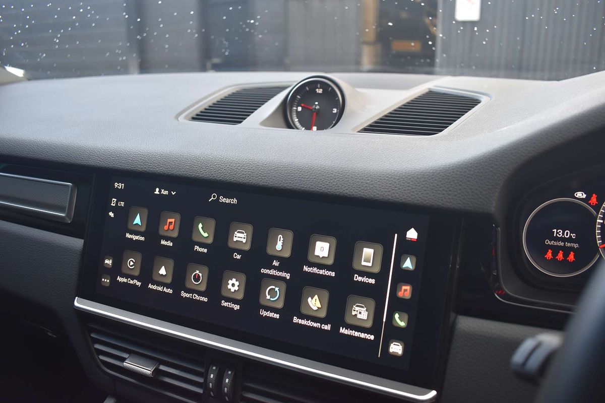 2022 Porsche Cayenne Platinum Edition 9YB