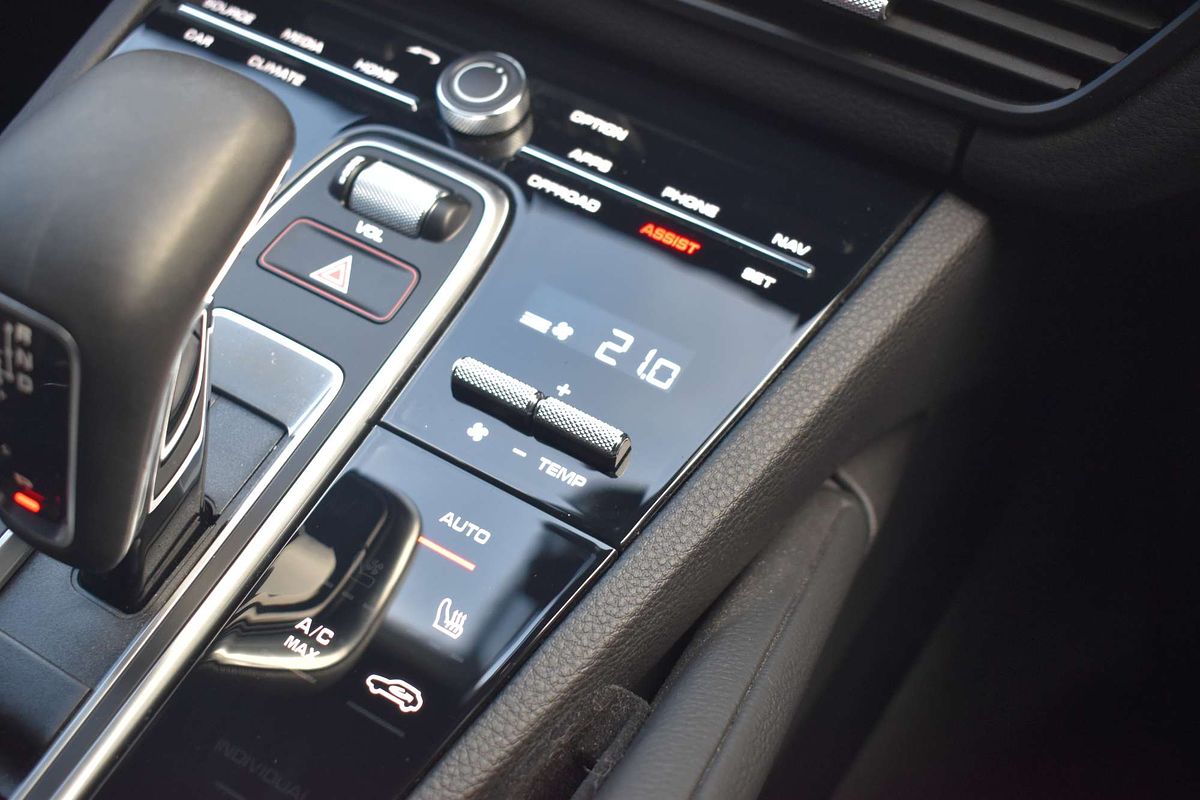 2022 Porsche Cayenne Platinum Edition 9YB