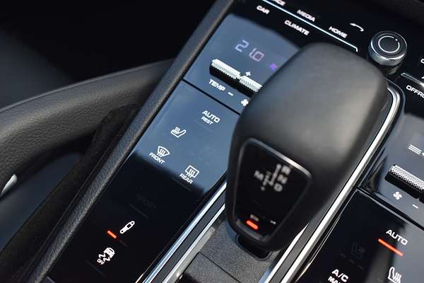 2022 Porsche Cayenne Platinum Edition 9YB