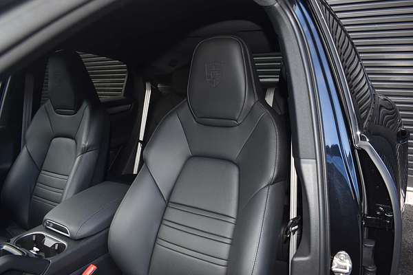 2022 Porsche Cayenne Platinum Edition 9YB