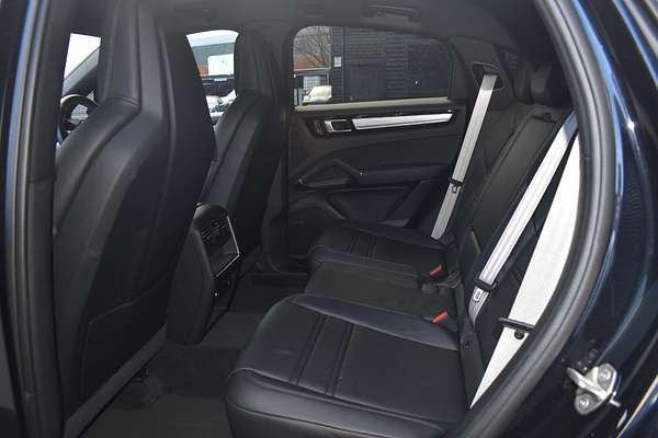 2022 Porsche Cayenne Platinum Edition 9YB