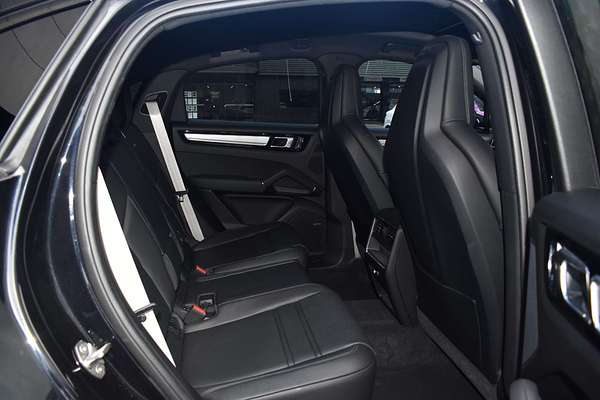 2022 Porsche Cayenne Platinum Edition 9YB