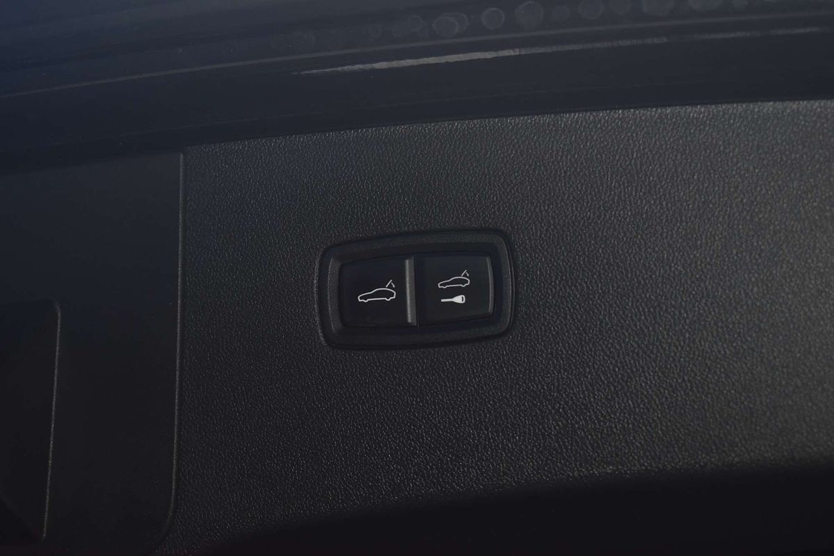 2022 Porsche Cayenne Platinum Edition 9YB