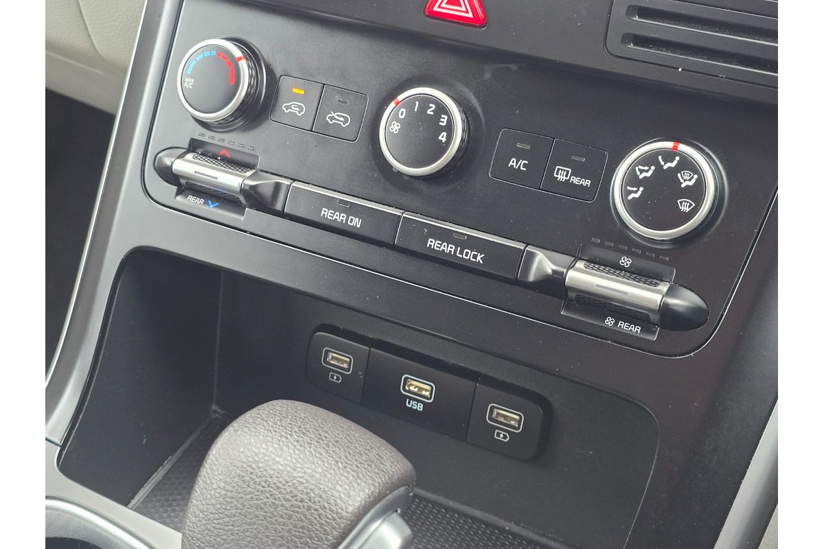 2023 Kia Carnival S KA4
