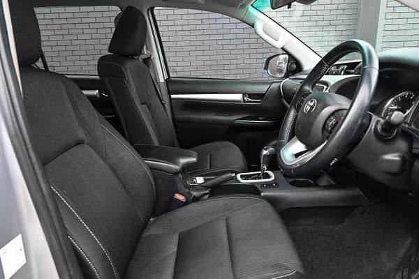 2022 Toyota Hilux SR5 GUN126R 4X4