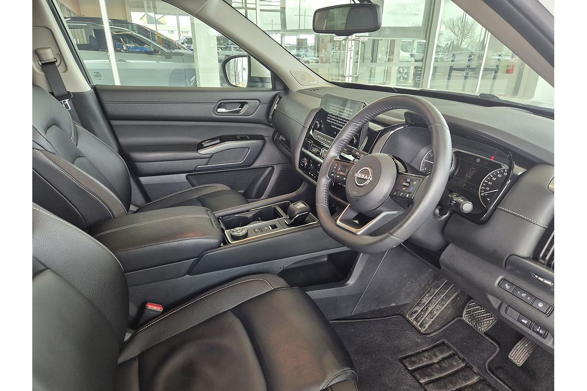 2024 Nissan Pathfinder Ti R53