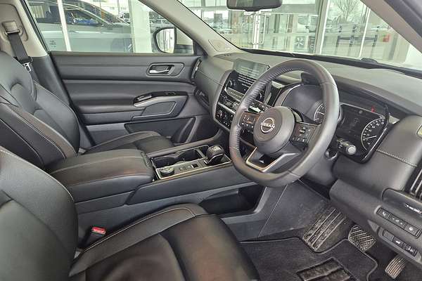 2024 Nissan Pathfinder Ti R53