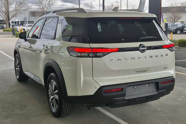 2024 Nissan Pathfinder Ti R53