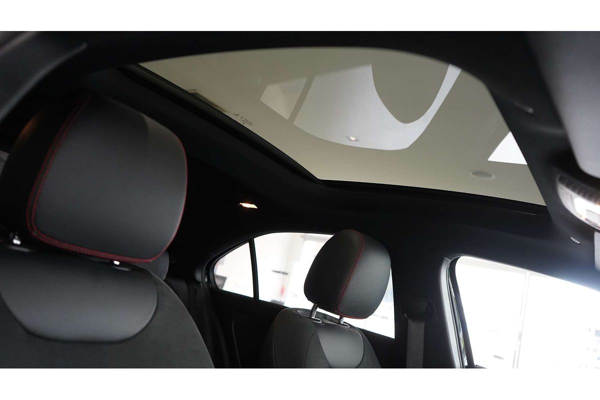 2022 Mercedes-Benz A-Class A250 V177