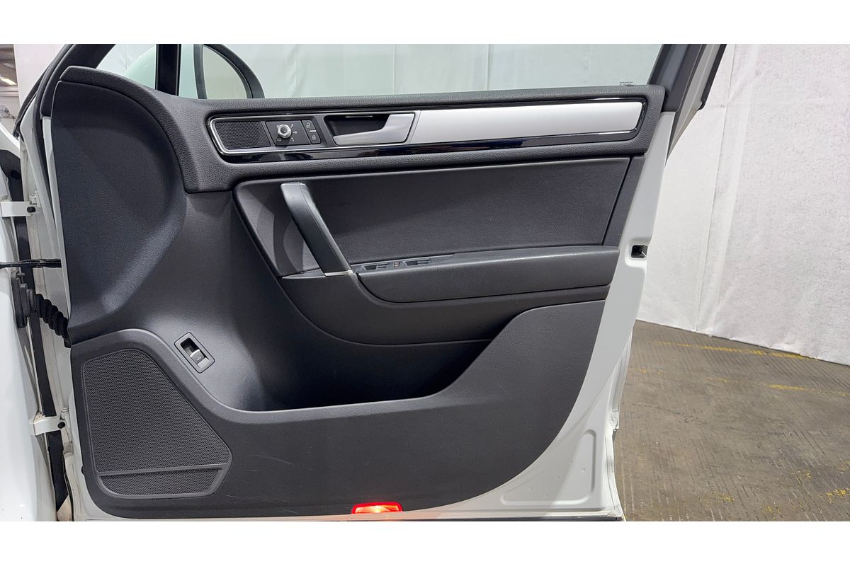 2016 Volkswagen Touareg 150TDI Element 7P