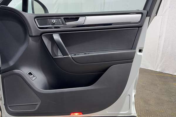 2016 Volkswagen Touareg 150TDI Element 7P