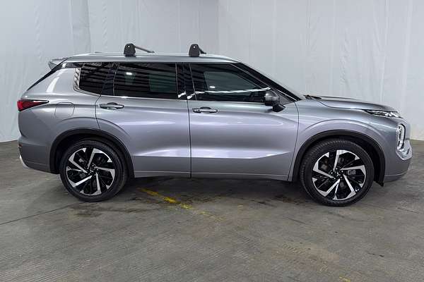 2022 Mitsubishi Outlander Exceed ZM