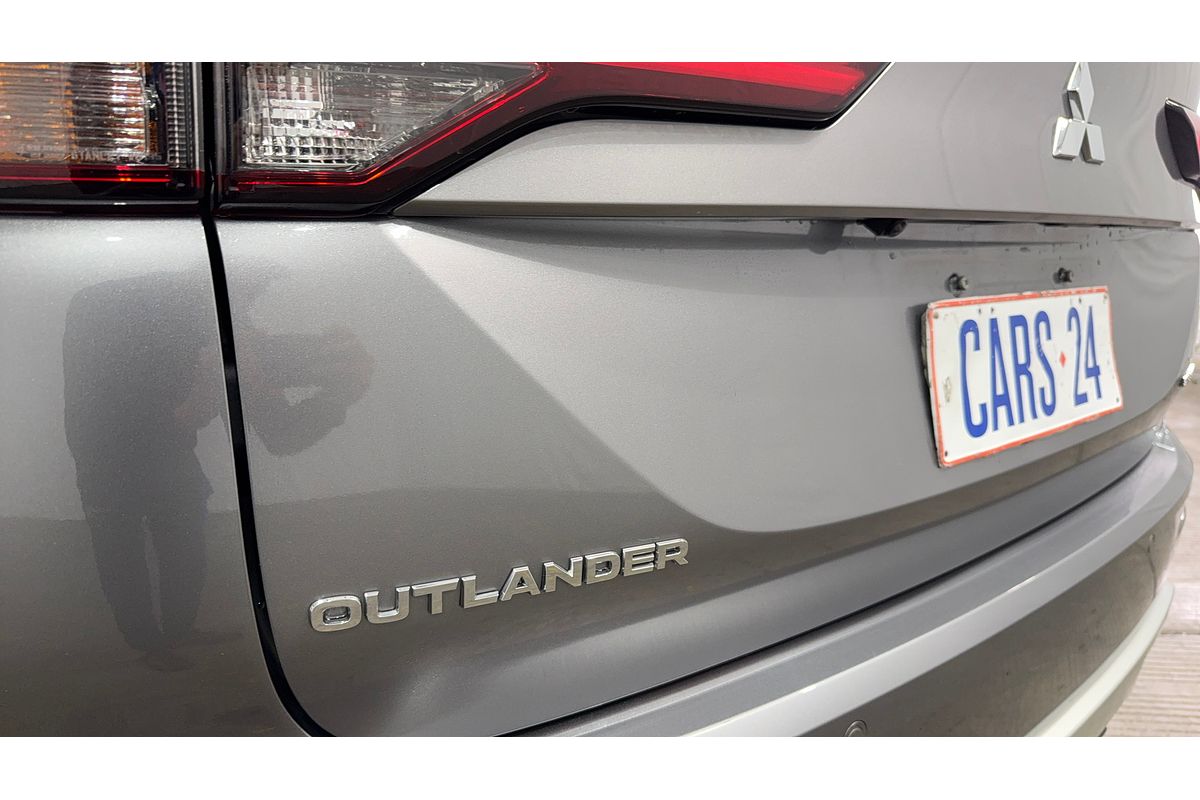 2022 Mitsubishi Outlander Exceed ZM
