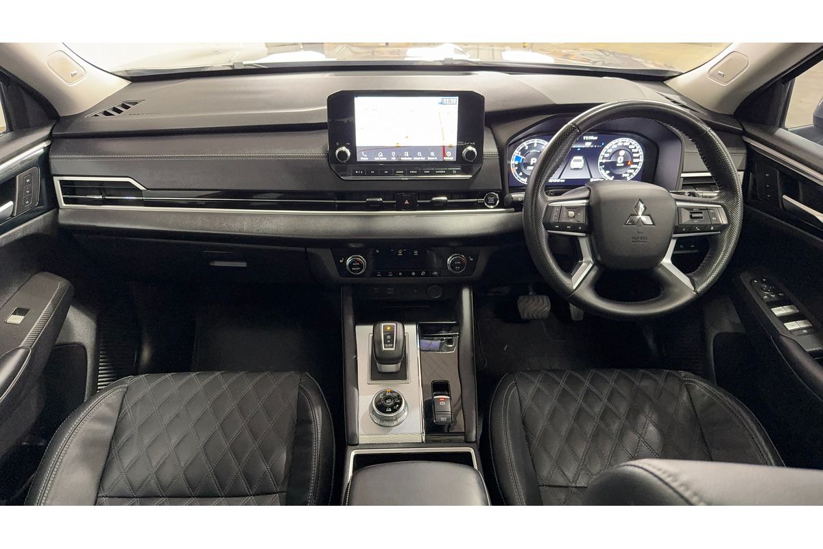 2022 Mitsubishi Outlander Exceed ZM