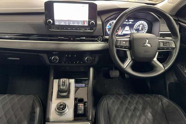 2022 Mitsubishi Outlander Exceed ZM